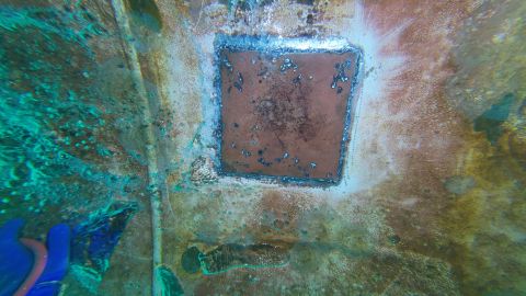 Contalı sac ile sualtı gövde onarımı — operasyon karesi 3